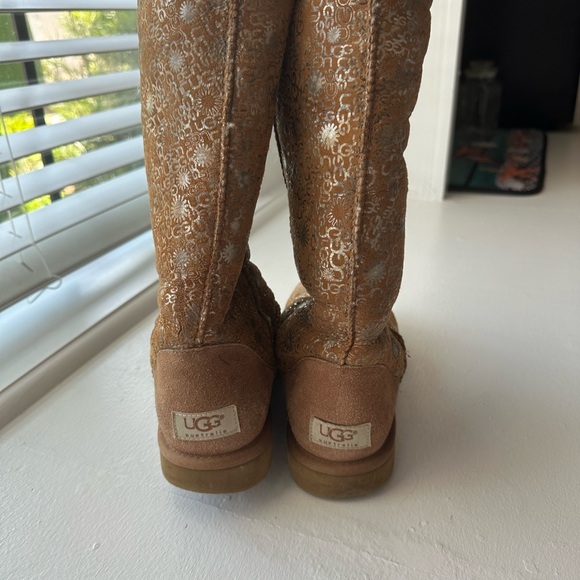 SWEET UGG TALL BOOTS MONOGRAMMED SZ8 EUC - Picture 3 of 7